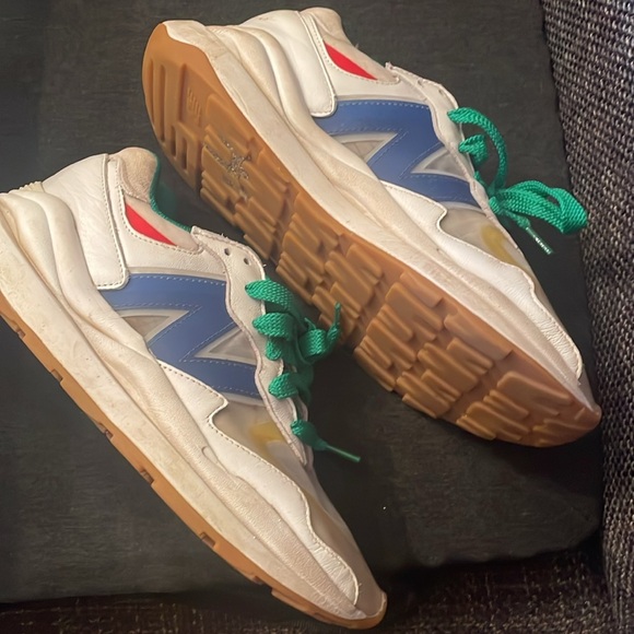 New balance x Stuad. Colorblock tennis shoes. In good used condition. - Picture 3 of 3